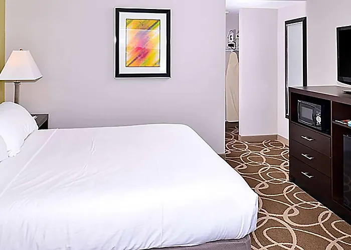 Elimwood Hotel, A Ramada By Wyndham