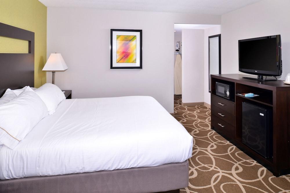 Elimwood Hotel, A Ramada By Wyndham Hotel Maryland Heights