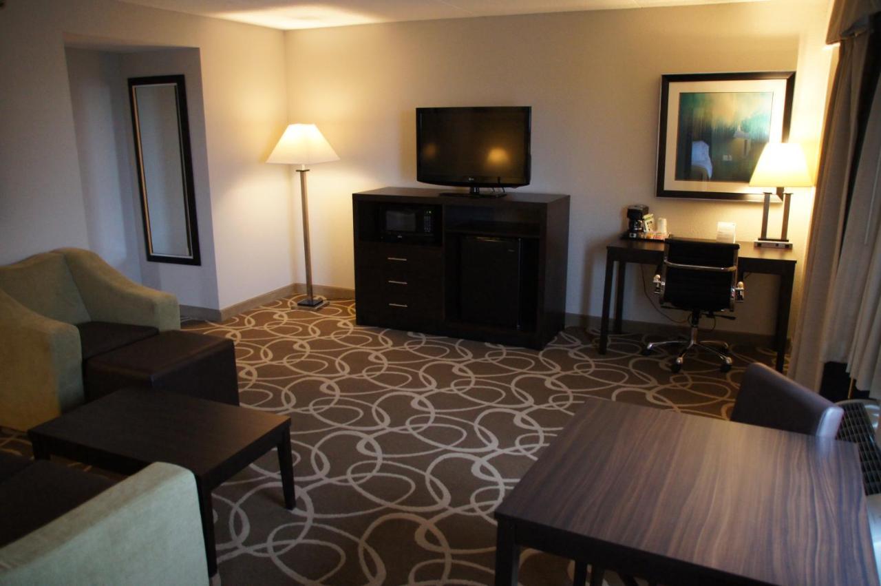 Elimwood Hotel, A Ramada By Wyndham