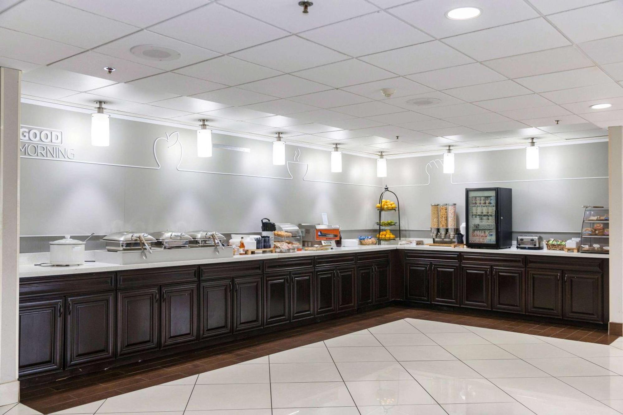 Hotel Elimwood Hotel, A Ramada By Wyndham
