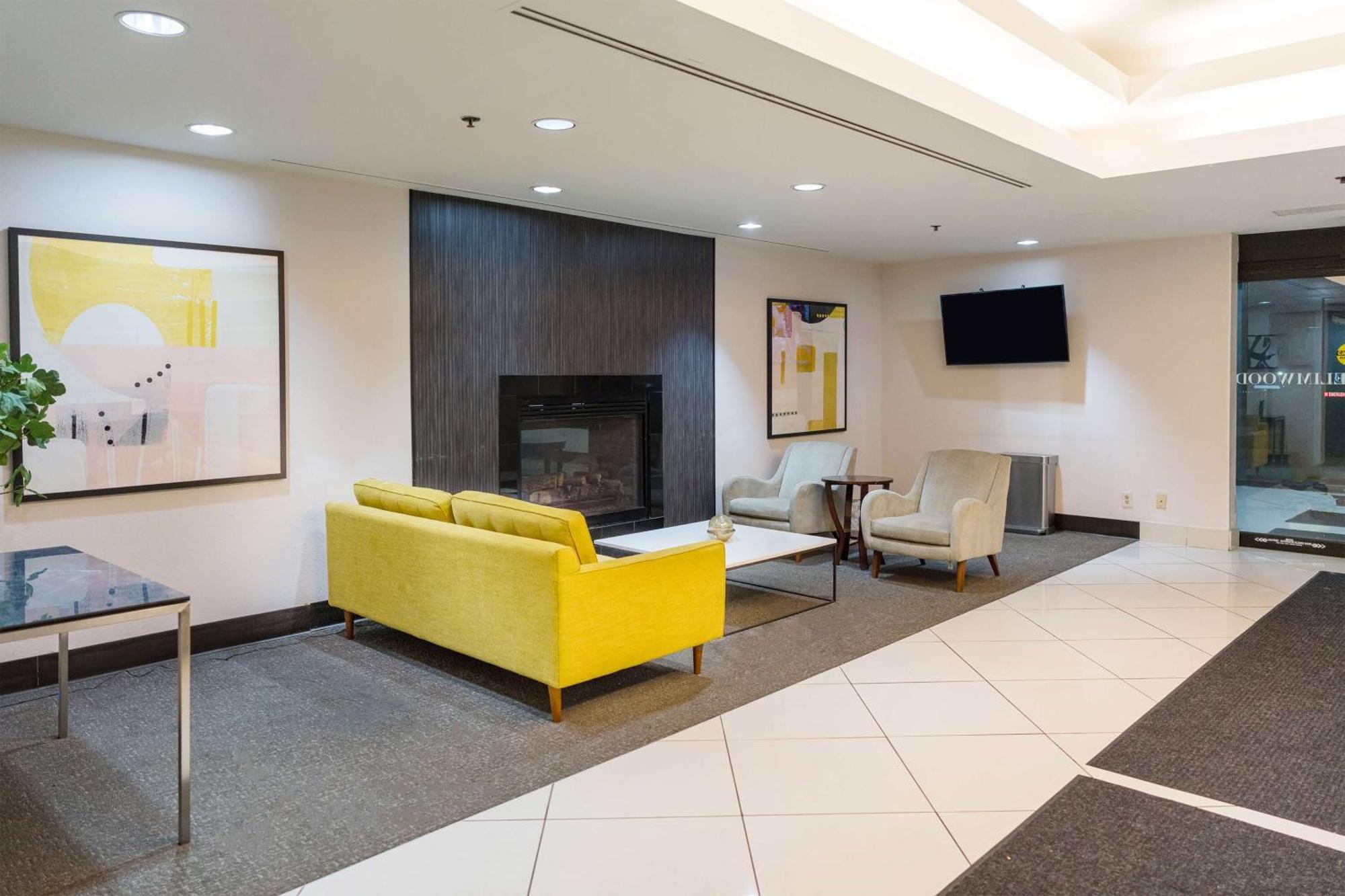 Elimwood Hotel, A Ramada By Wyndham Hotel 2*