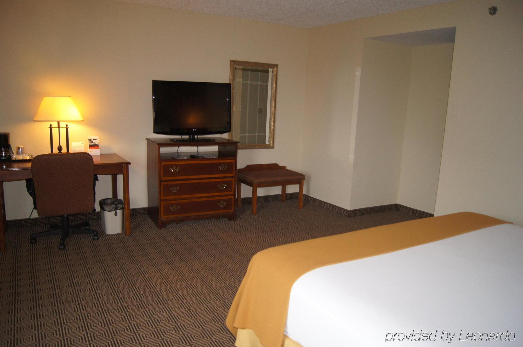 Hotel Elimwood Hotel, A Ramada By Wyndham 2*
