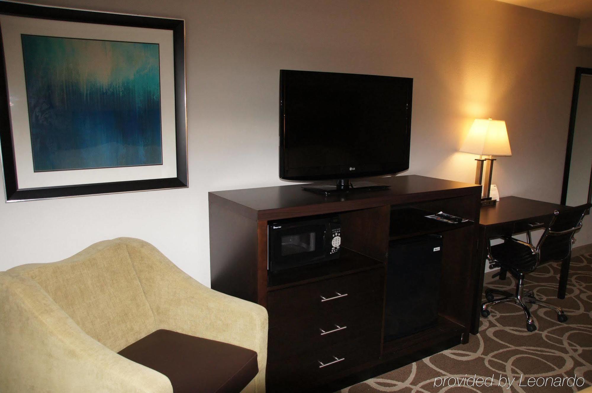 Elimwood Hotel, A Ramada By Wyndham Hotel 2*