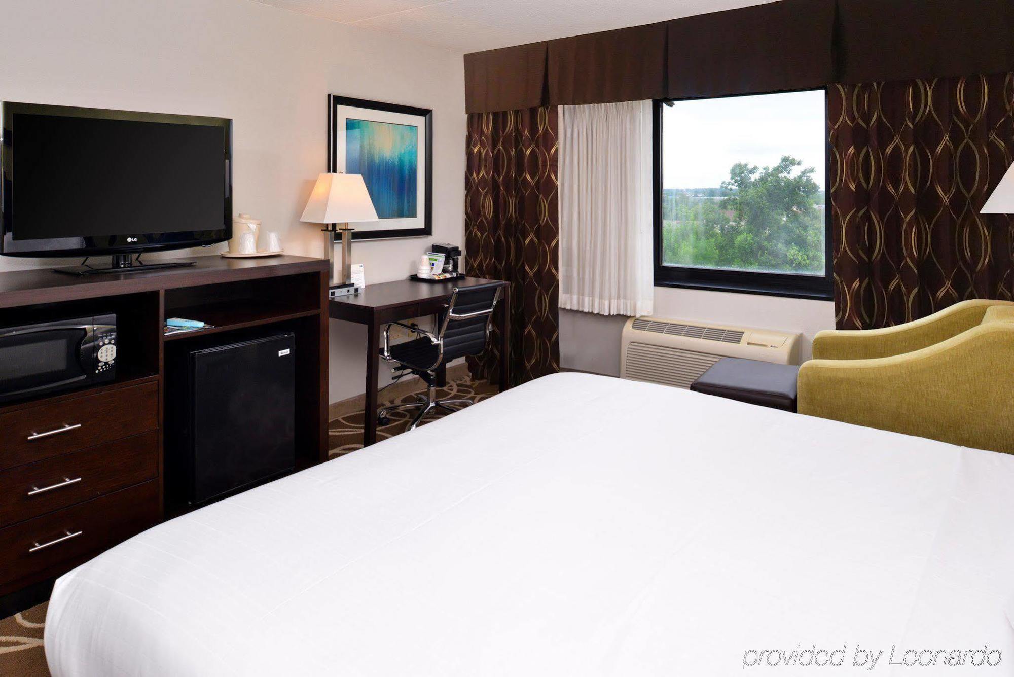 Elimwood Hotel, A Ramada By Wyndham Hotel Maryland Heights