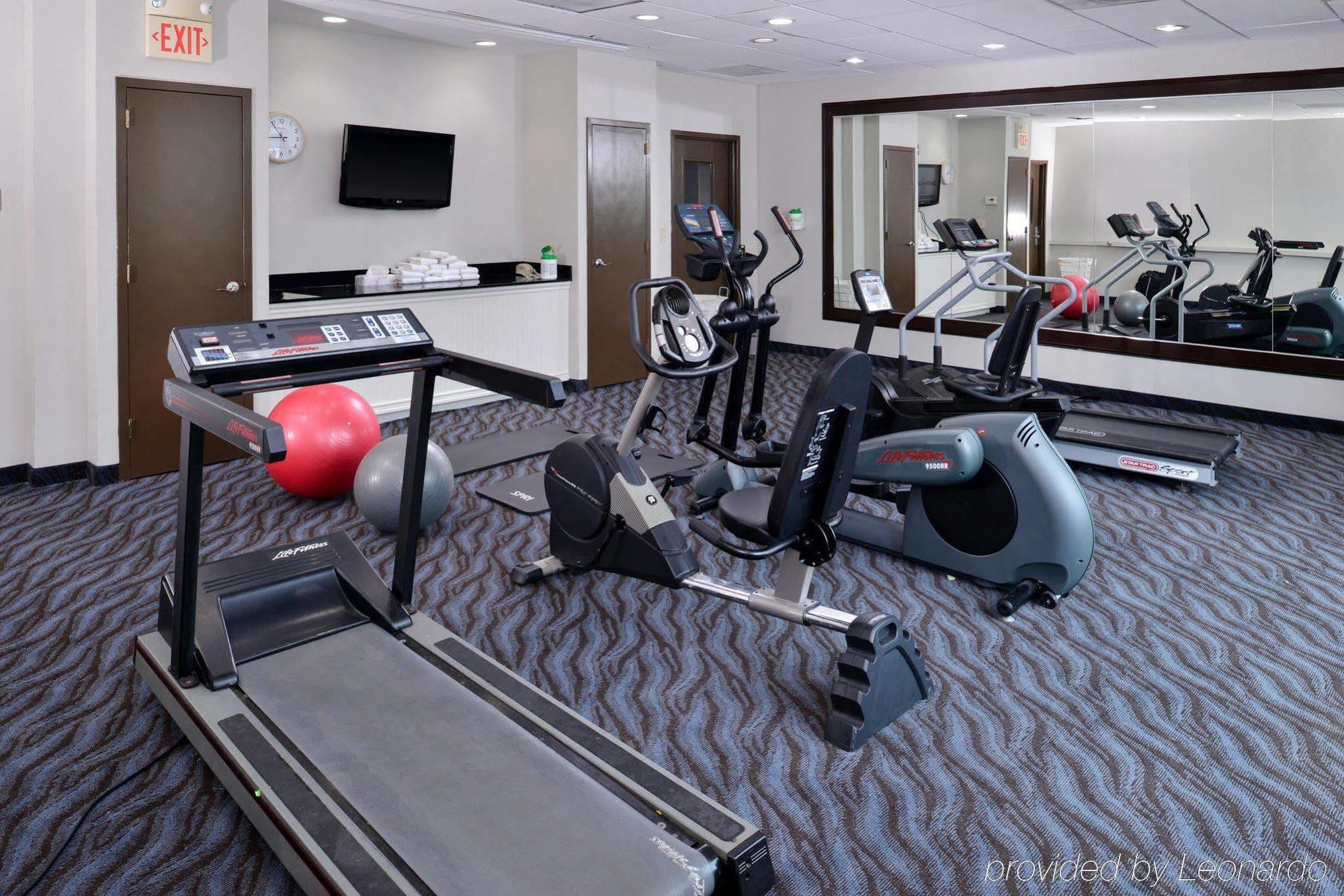 Hotel Elimwood Hotel, A Ramada By Wyndham 2*