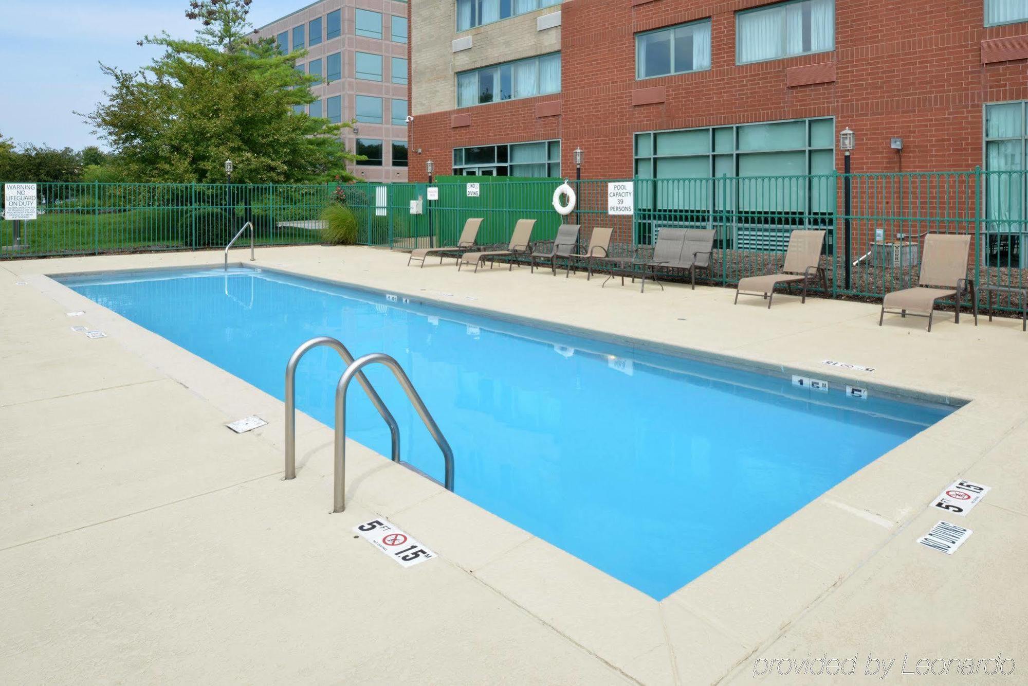 Elimwood Hotel, A Ramada By Wyndham 2* Maryland Heights