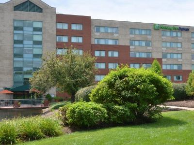 Elimwood Hotel, A Ramada By Wyndham Hotel