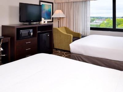 Elimwood Hotel, A Ramada By Wyndham Hotel Maryland Heights