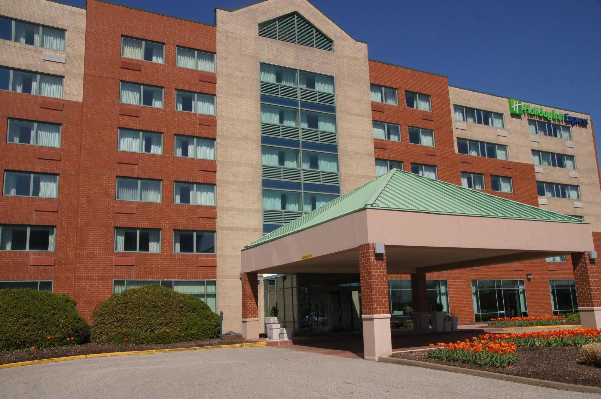 Hotel Elimwood Hotel, A Ramada By Wyndham 2*