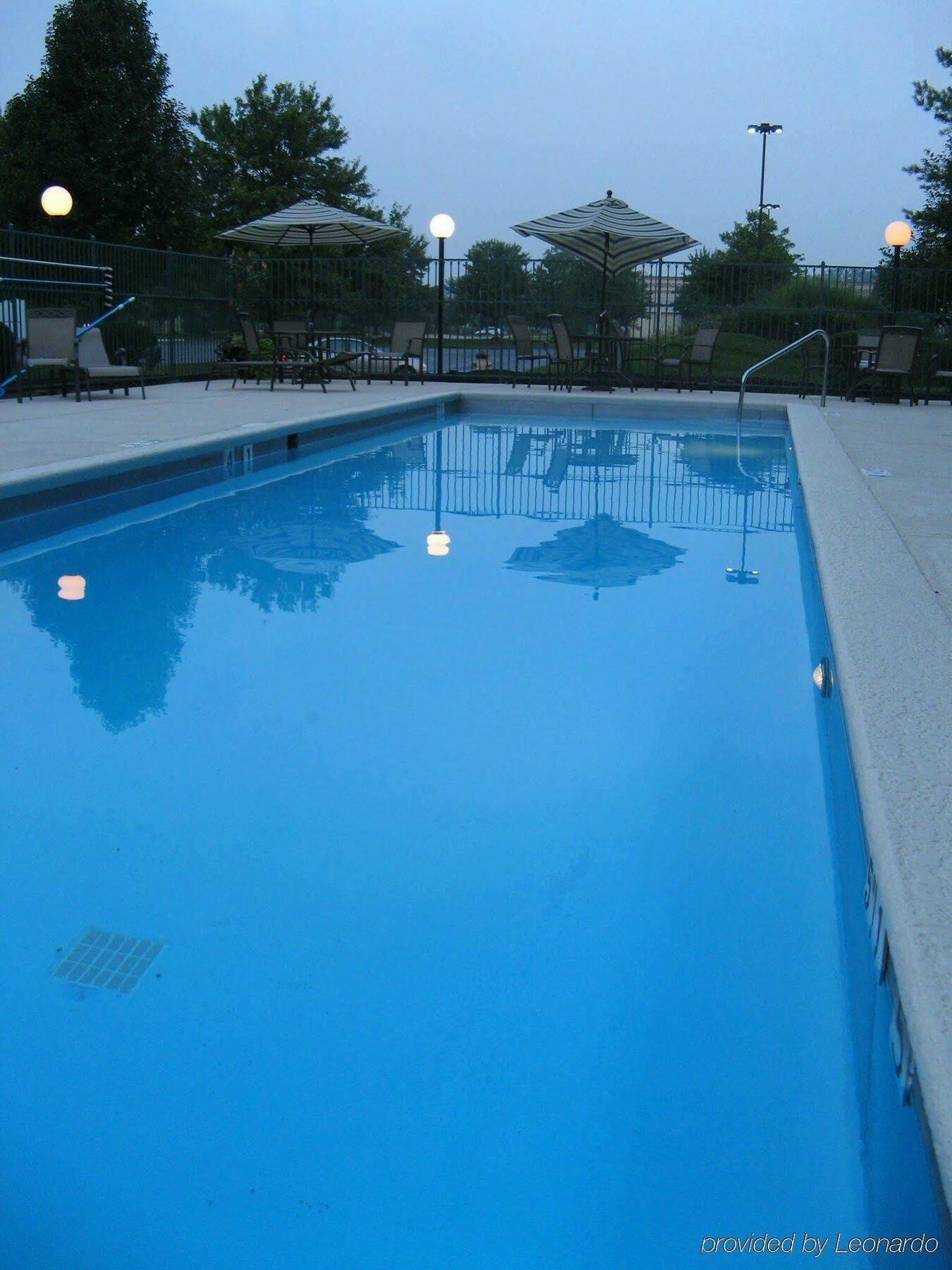 Elimwood Hotel, A Ramada By Wyndham Maryland Heights