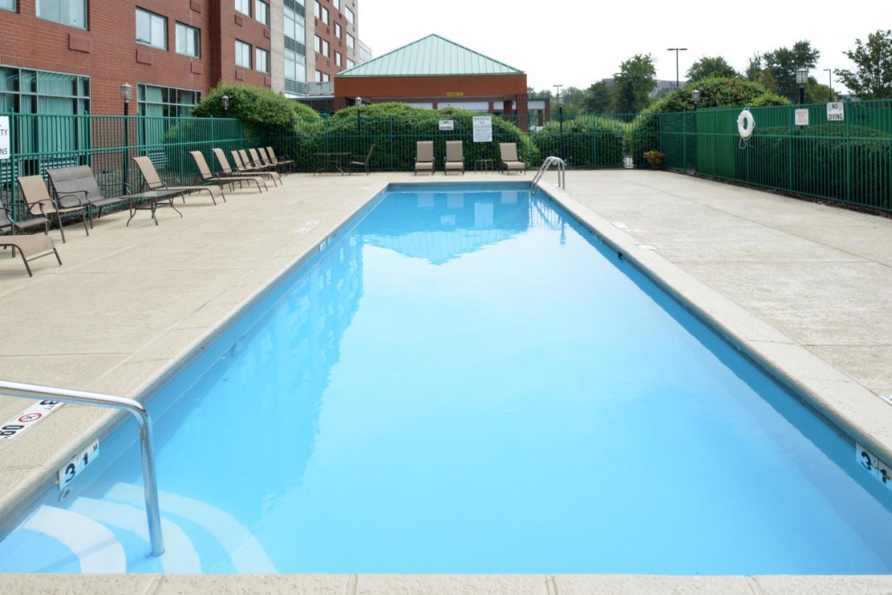 Elimwood Hotel, A Ramada By Wyndham Hotel Maryland Heights
