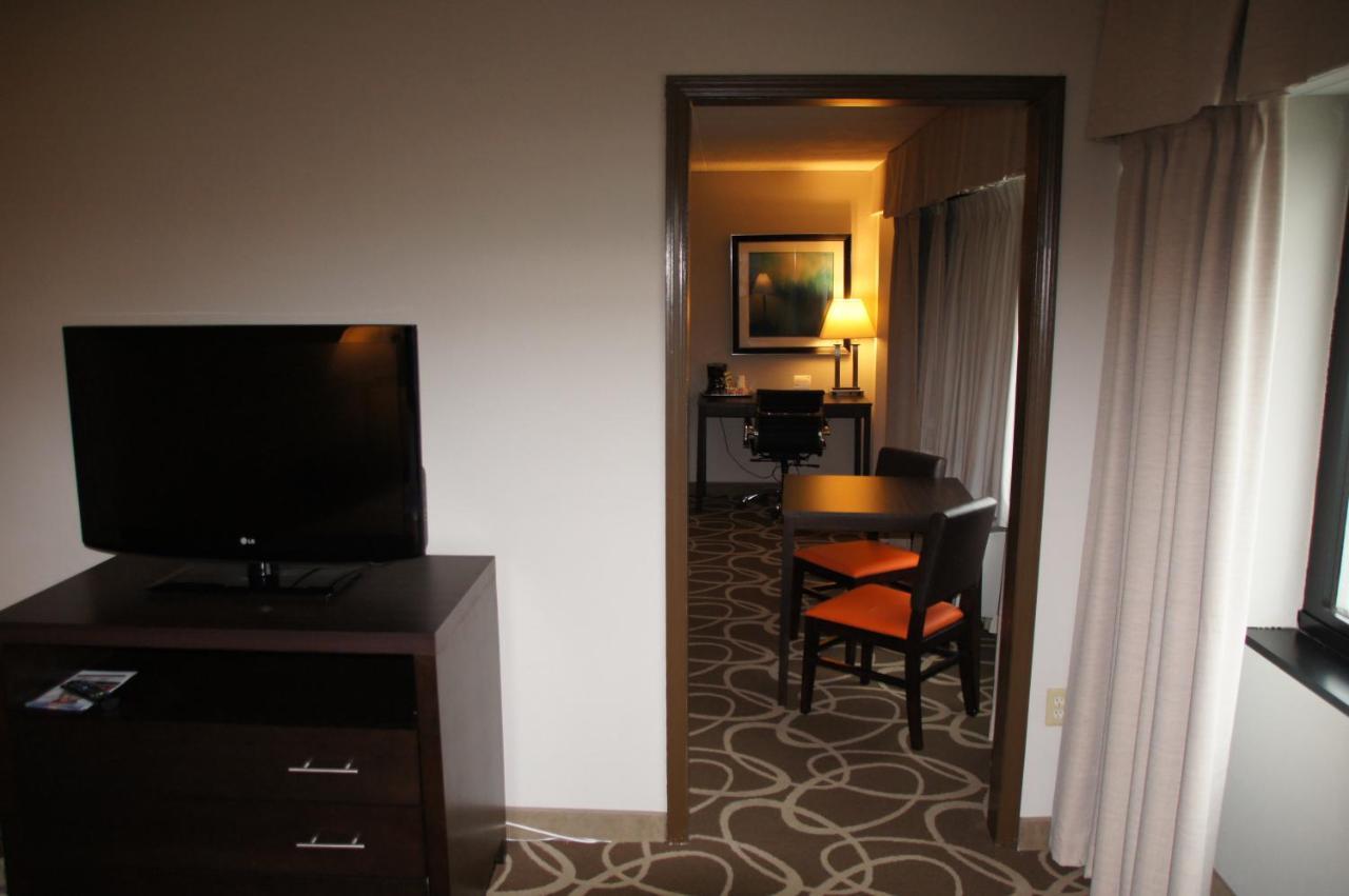 Elimwood Hotel, A Ramada By Wyndham 2*