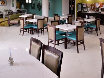 Elimwood Hotel, A Ramada By Wyndham Hotel